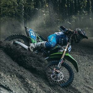 Meet your Posher, Avery